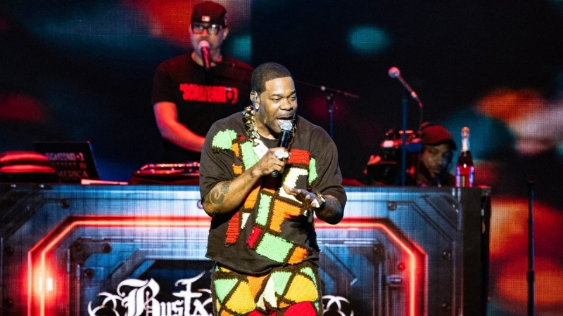 Busta Rhymes Tells Crowd To 'Put Them Devices Down'