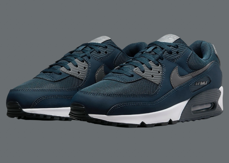 Nike Air Max 90 "Armory Navy" Gets Official Images