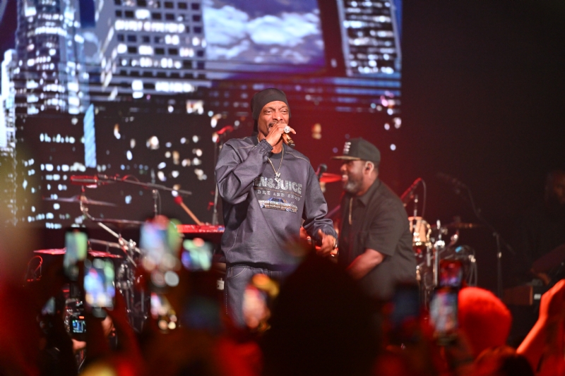 Snoop Dogg Mourns Death Of His Cousin Who Drew Iconic "Doggystyle" Album Cover