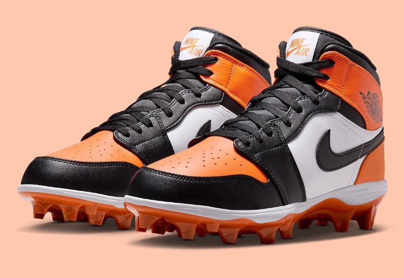 Air Jordan Drops "Shattered Backboard" Cleats For The Field