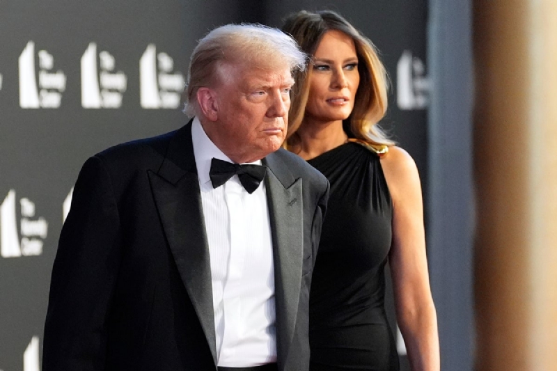 Ex-Trump staffer says president has only apologized once in 20 years