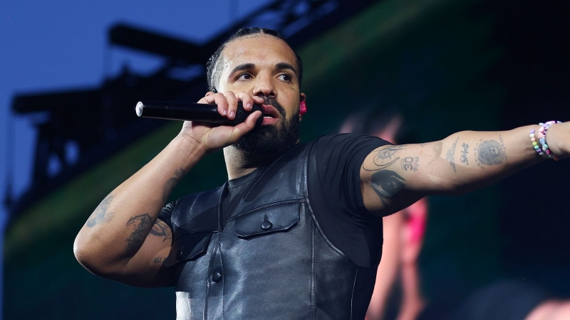 Drake Gives Fans A Tour Of His New & Improved Private Jet