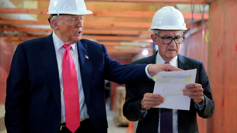 A hard-hat spat | Latest US politics news from The Economist