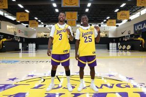 PSG's Kimpembe and Mendes Show Off Hoops Skills at Lakers Facility