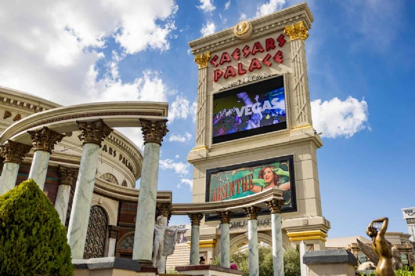 Caesars Entertainment Shows Revenue and Income Decline Amid Las Vegas Market Challenges