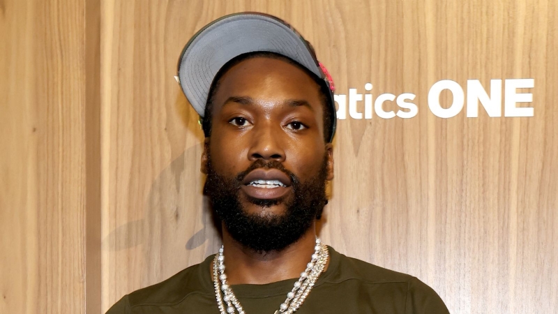 Meek Mill Teases Dropping A 'Heavy Load'