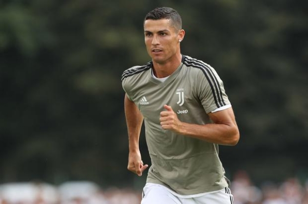 cristiano ronaldo sneaker shopping