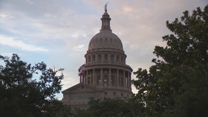 Texas House Democrats hold press conference after leaving the state, breaking quorum