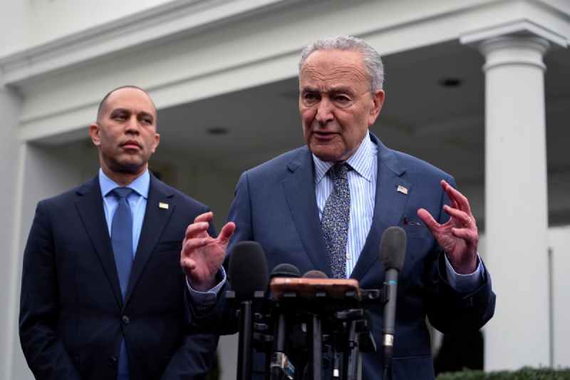 Democrats see their party as 'weak' in fighting Trump, damning new poll finds