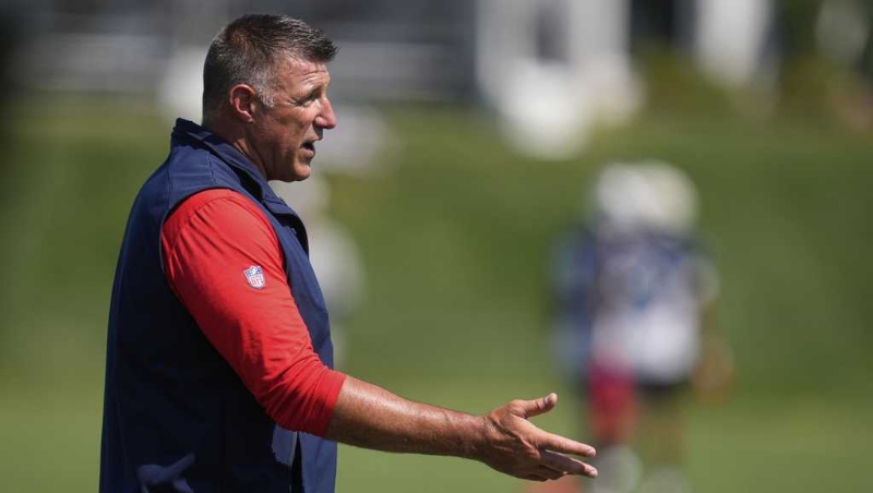 Vrabel appears bloodied after breaking up training camp scuffle