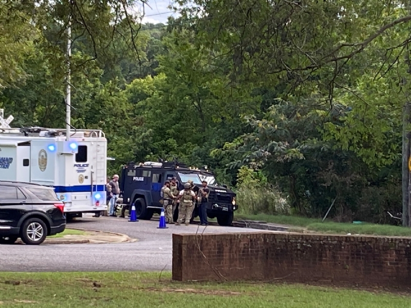 Birmingham standoff suspect charged with assaulting girlfriend, kidnapping child
