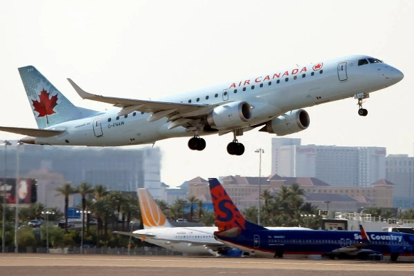 Air Canada Faces Potential Strike and Flight Suspensions Amid Declining US Traffic