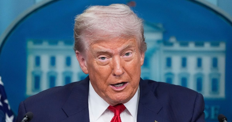 CNN halts show for 'breaking news' alert in most devastating blow to Donald Trump yet