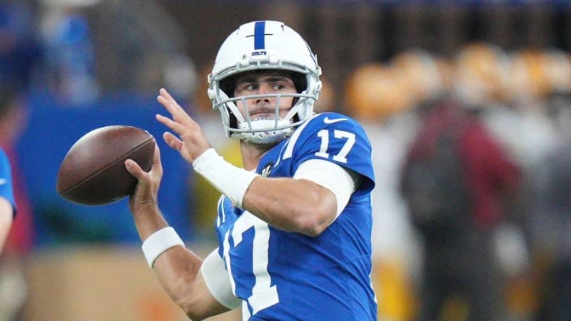 Report: Jones wins starting QB job for Colts