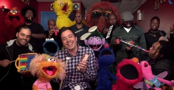 Jimmy Fallon, Sesame Street & The Roots Sing 