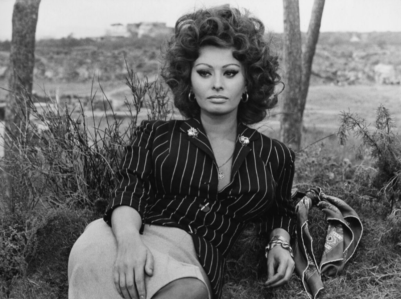 Sophia Loren Net Worth 2023: What Is The Actress Worth?