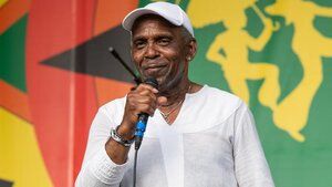 Frankie Beverly, soulful 'Before I Let Go' singer and Maze founder, dies at 77