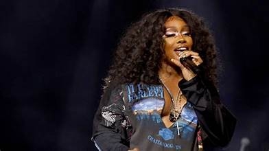 SZA REVEALS SHE'S 'GOING THROUGH A BREAKUP' DURING BUGGED-OUT 'HOT ONES' INTERVIEW