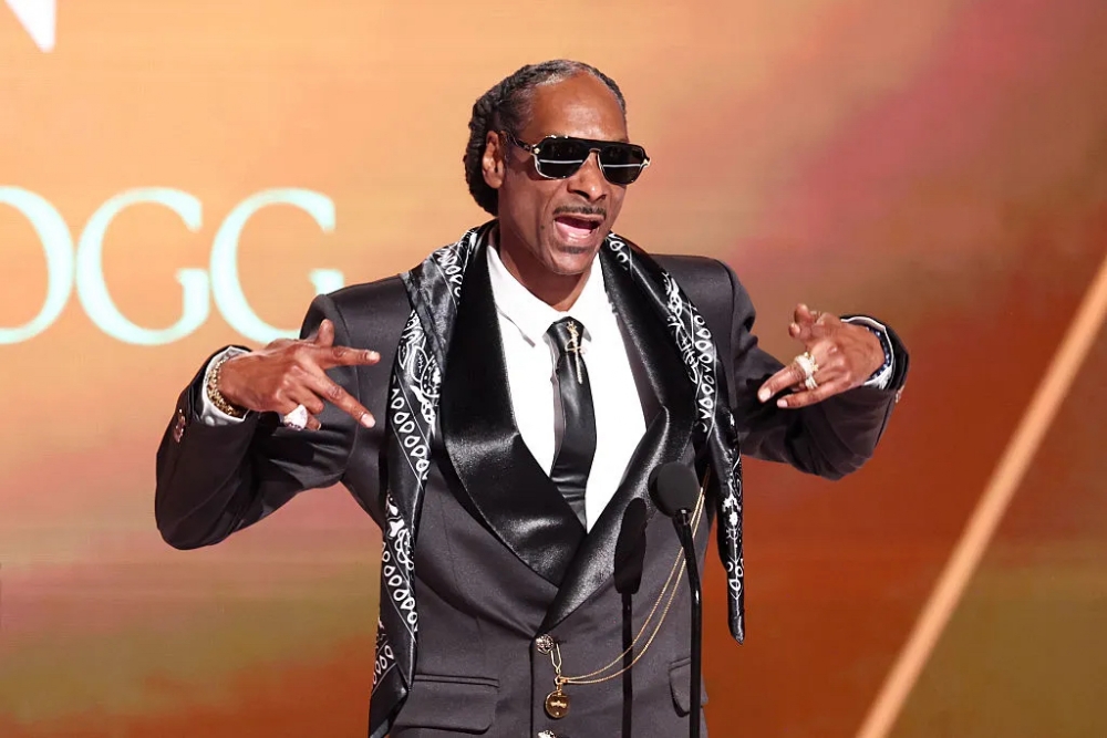 Snoop Dogg's Team Says His Apology For LGBTQ Movie Remarks Are "Fake"