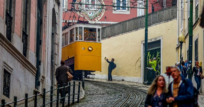 At least 15 people killed and many injured in crash of funicular railway in Lisbon