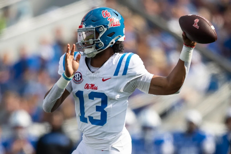 No. 20 Ole Miss survives Kentucky; both teams' starting QBs exit game early with injuries