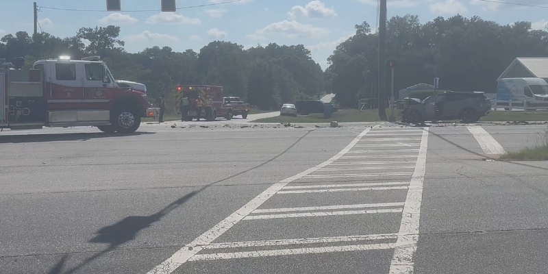 5 injured in three-vehicle crash in Lee County on Sunday