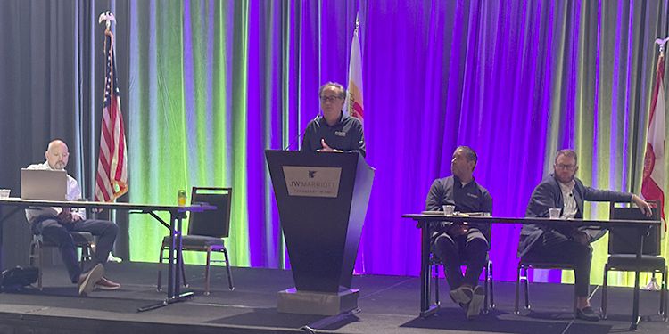 Dave Kelly's Retirement Announced at FRVTA Convention