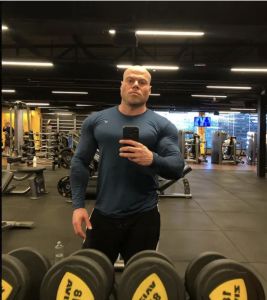 SOURCE SPORTS: Brazilian Bodybuilder Valter de Vargas Aita Fatally Stabbed In Domestic Dispute