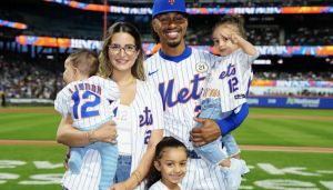 SOURCE SPORTS: Francisco Lindor Homers Moments After His Wife Plays National Anthem On Violin