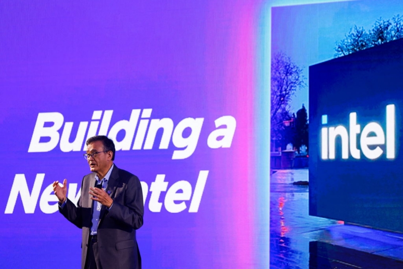 What economic and policy experts think about the U.S. government's stake in Intel