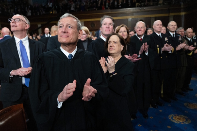 Supreme Court Allows Trump's Dismissal of Last Democratic FTC Commissioner