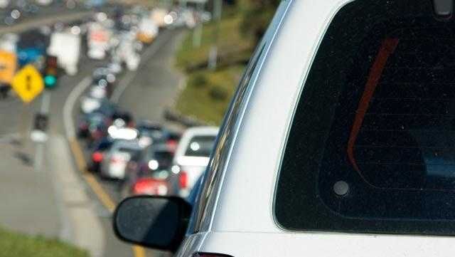 Crash narrows eastbound lanes of I-40 near Midwest City
