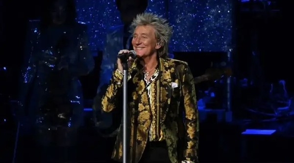 Rod Stewart Extends Colosseum Residency
