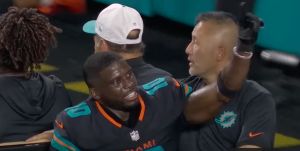 Tyreek Hill's Season Ends With Brutal Knee Injury As Dolphins Face Major Shakeup