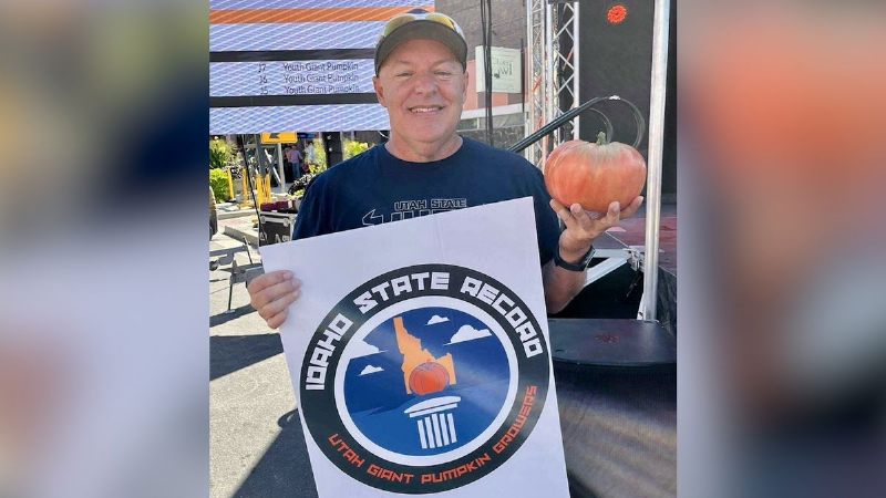 From pumpkins to tomatoes: Chubbuck gardener grows record-breaking produce