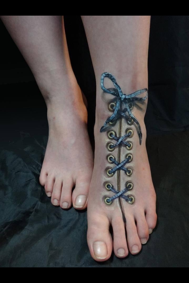 How awesome is this foot tattoo?
