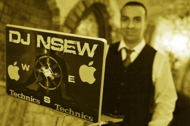 DJ NSEW POSING AT A WEDDING