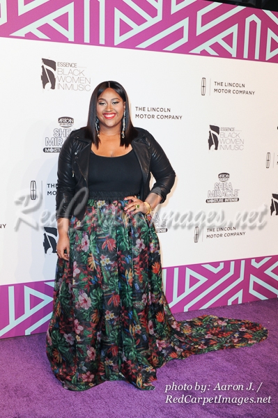 Singer Jazmine Sullivan