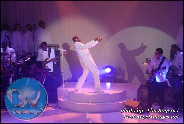 Devyne Stephens' directs the band at his Annual Holiday Charity Event
