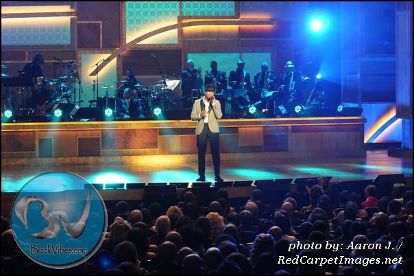 Singer Ne-Yo performs during the show