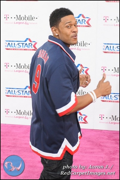 Actor Pooch Hall gives two thumbs up for his favorite NBA player (Michael Jordan)