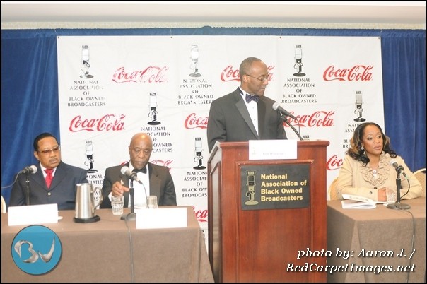 Dr. Bobby Jones, Blues Musician Buddy Guy, NABOB President Jim Winston, and Singer Regina Belle