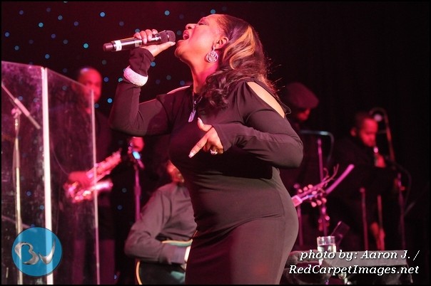Regina Belle performing