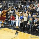 Wizards Maurice Evans shoots over Cavaliers Alonzo Gee