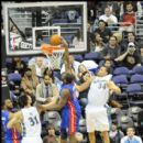 Jason Maxiell of the Pistons dunks