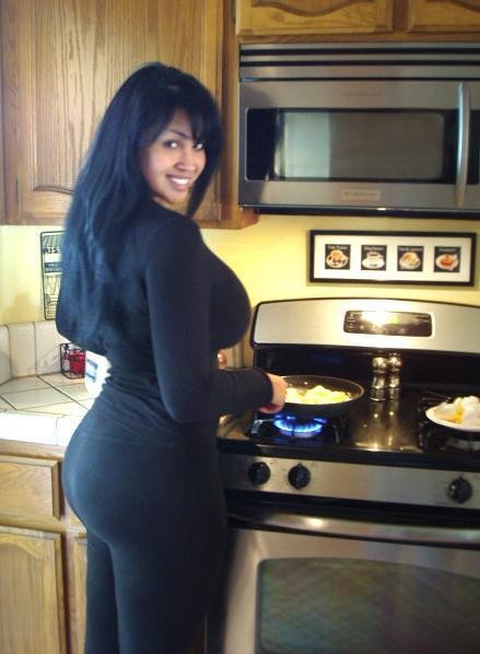 Somaya Reece puts it down in the kitchen!