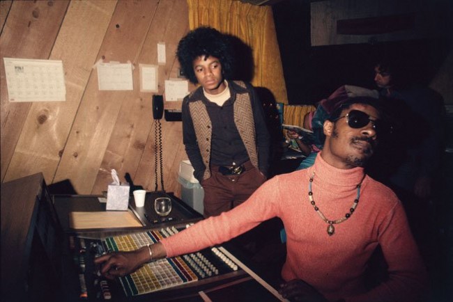 A 16-year old Michael Jackson and Stevie Wonder in the studio, 1974