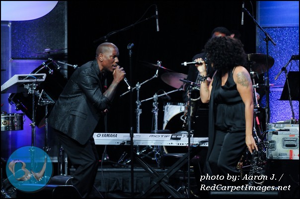 Marsha Ambrosius and Tyrese performing honoring Quincy Jones