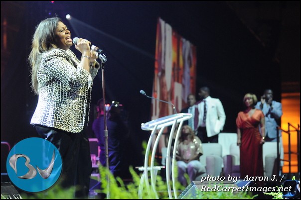 Pastor Kim Burrell performs a tribute to Mary Mary