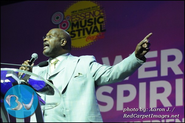 Pastor Marvin Winans performs the Sunday morning sermon